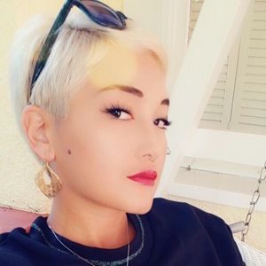 Meet your Posher, Soliana